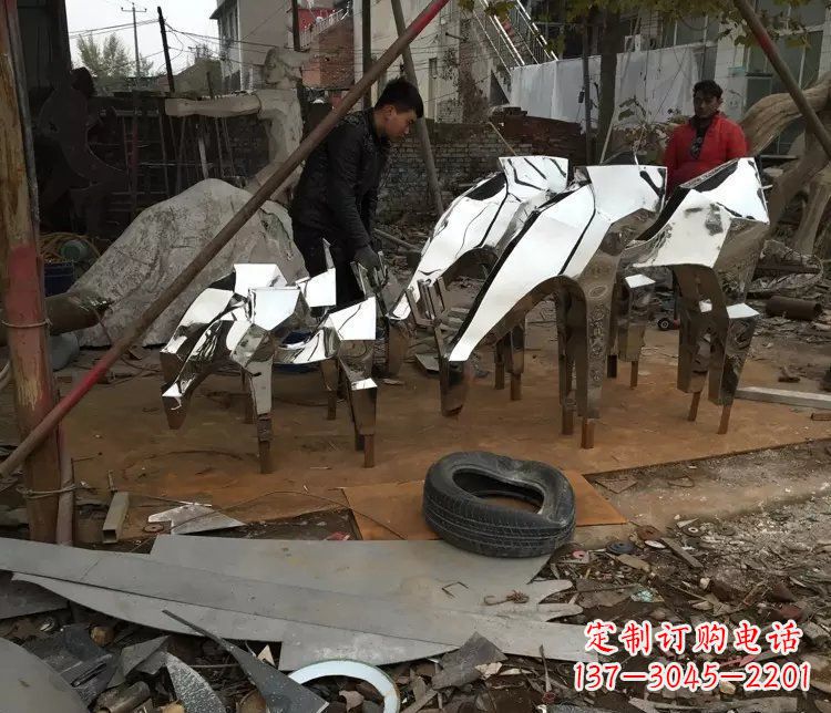 南京不锈钢抽象小马动物雕塑