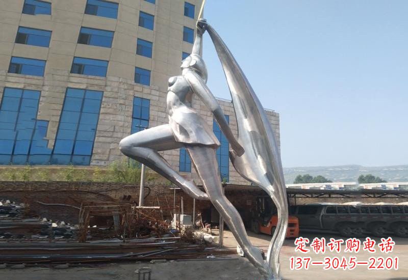 南京不锈钢抽象艺术体操女孩雕塑