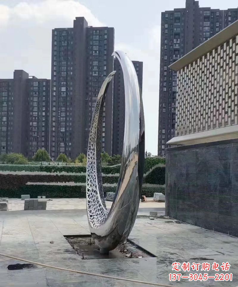 南京精美不锈钢月亮雕塑