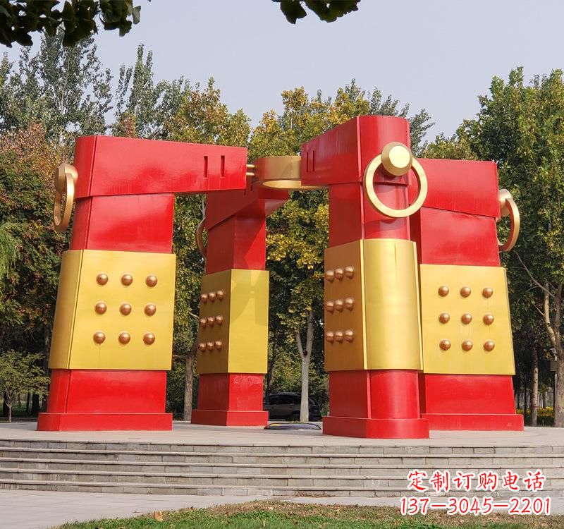 南京不锈钢拱门雕塑给室外空间增添美感