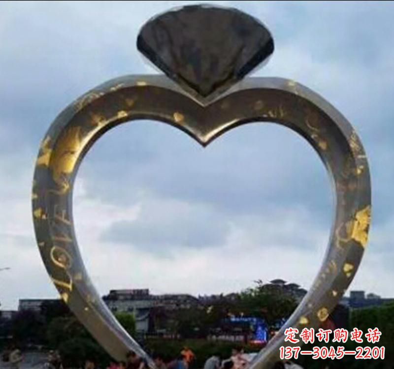 南京不锈钢创意戒指雕塑