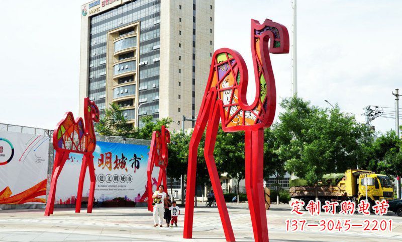 南京不锈钢大型骆驼雕塑