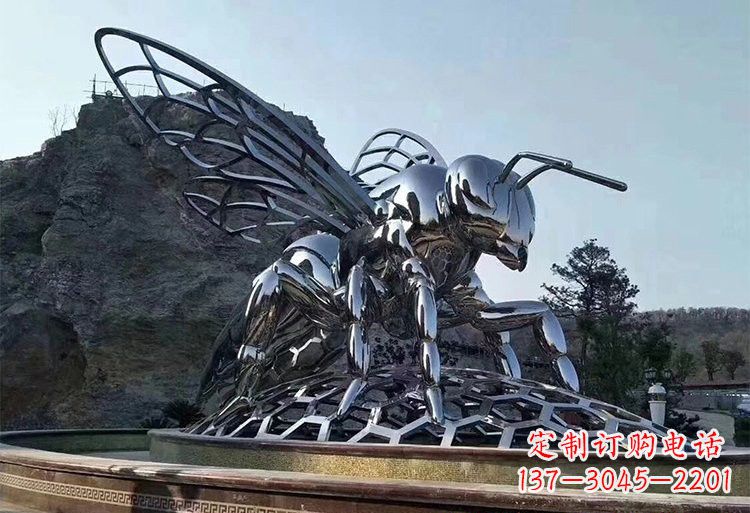 南京不锈钢大型蜜蜂雕塑铸造出精美绝伦的艺术杰作