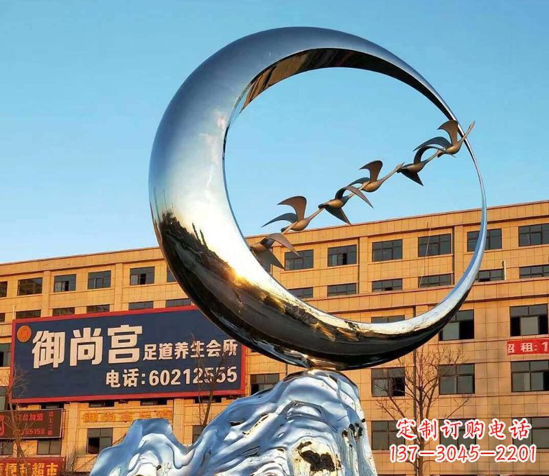 南京不锈钢大雁雕塑象征着生机勃勃的美丽