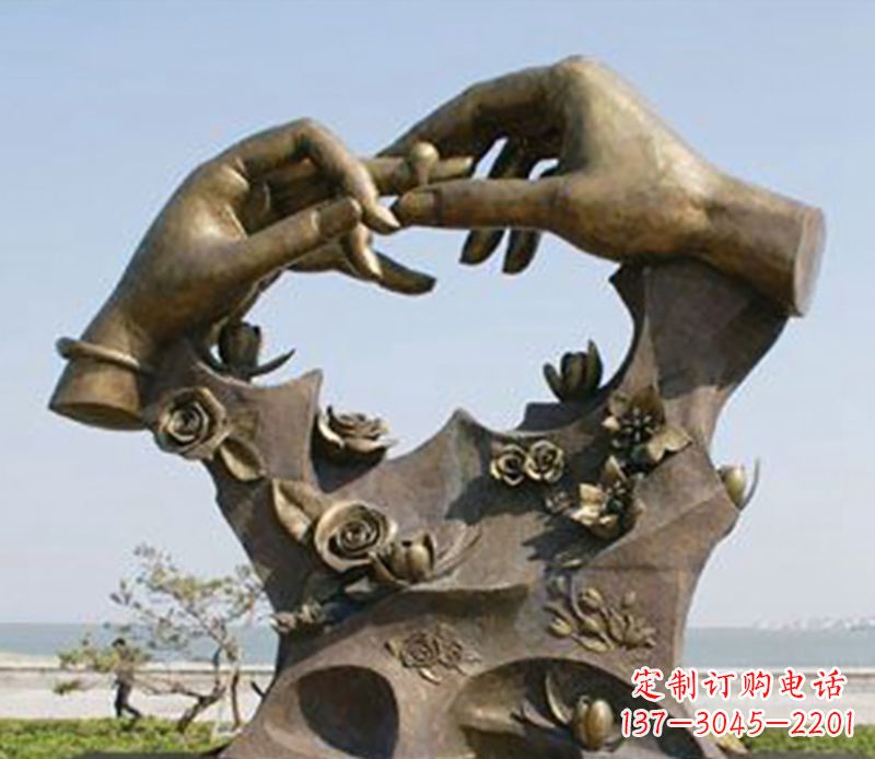 南京不锈钢戒指雕塑表达爱的艺术精品