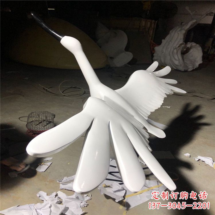 南京精致的不锈钢丹顶鹤雕塑