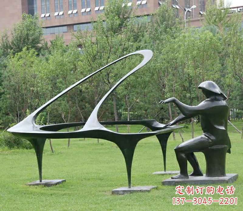 南京不锈钢弹钢琴人物公园雕塑