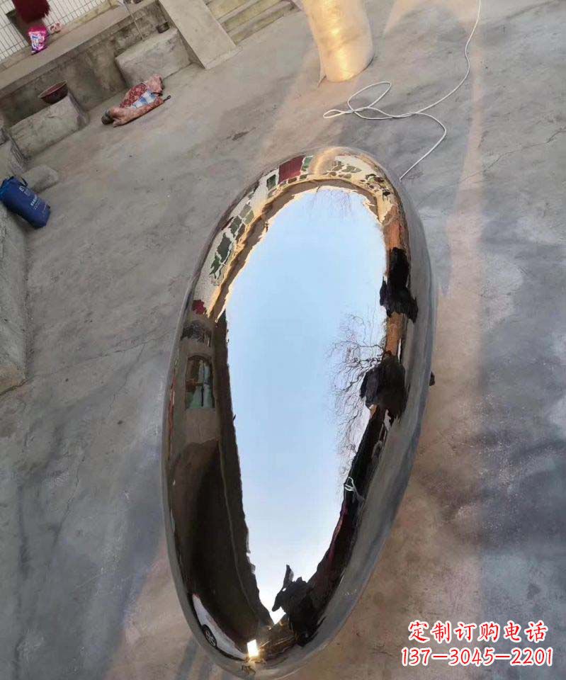 南京不锈钢水滴雕塑一种美观耐用的艺术品