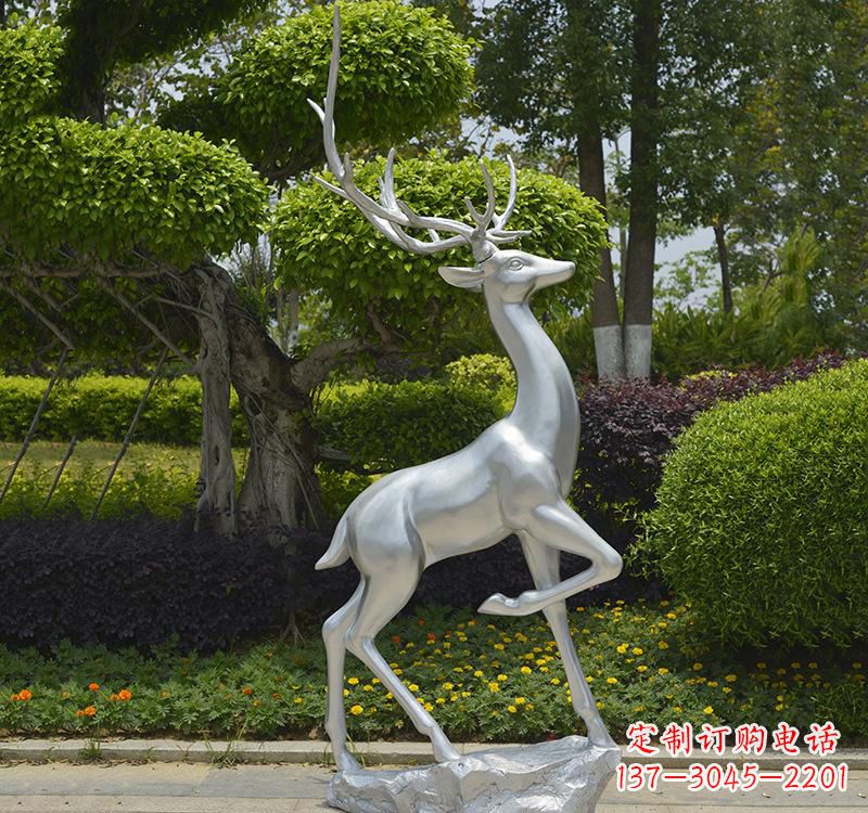 南京不锈钢梅花鹿雕塑艺术与自然的完美结合