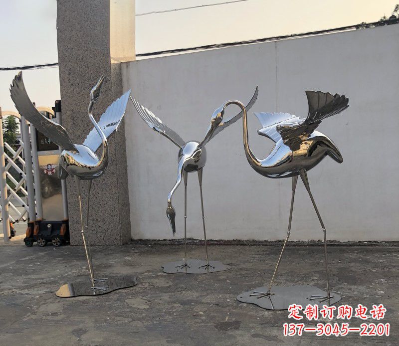 南京不锈钢锻造的丹顶鹤雕塑