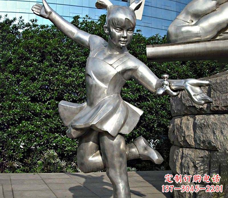 南京不锈钢儿童踢毽子雕塑