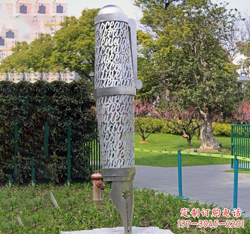 南京精致不锈钢钢笔雕塑