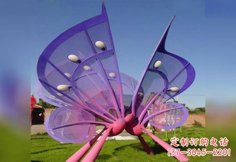 南京不锈钢蝴蝶雕塑给公园带来美丽的灯光