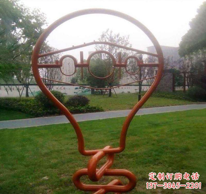 南京不锈钢灯泡雕塑点亮城市之美