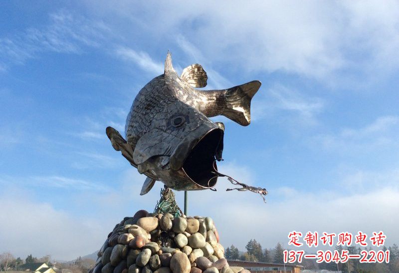 南京不锈钢公园动物鲤鱼和青蛙雕塑