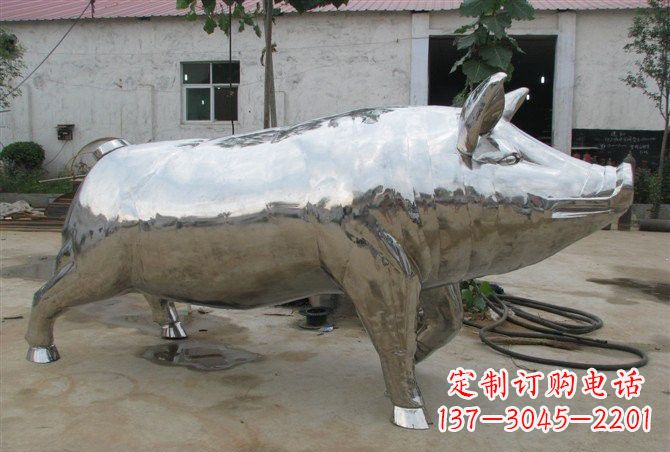 南京不锈钢公园动物猪雕塑