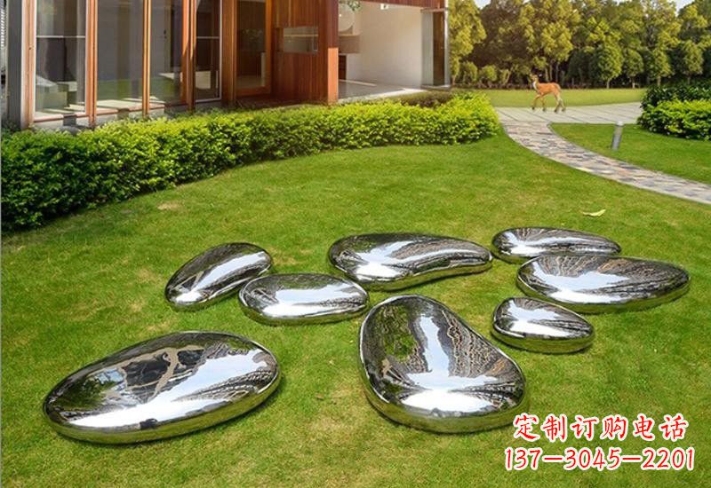 南京不锈钢公园的鹅卵石雕塑