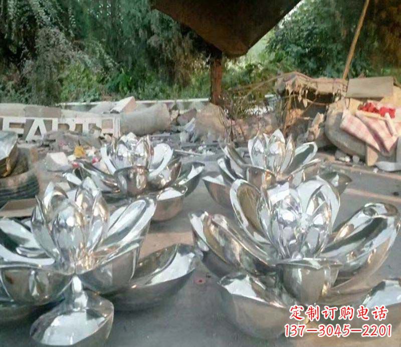 南京不锈钢荷花雕塑给公园带来灿烂美景
