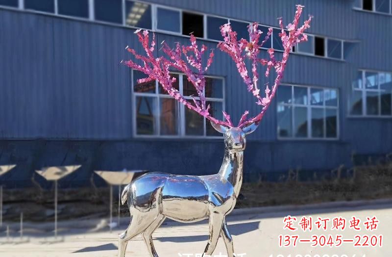 南京梅花鹿雕塑不锈钢公园的美丽礼物