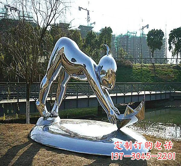 南京不锈钢公园里的儿童雕塑