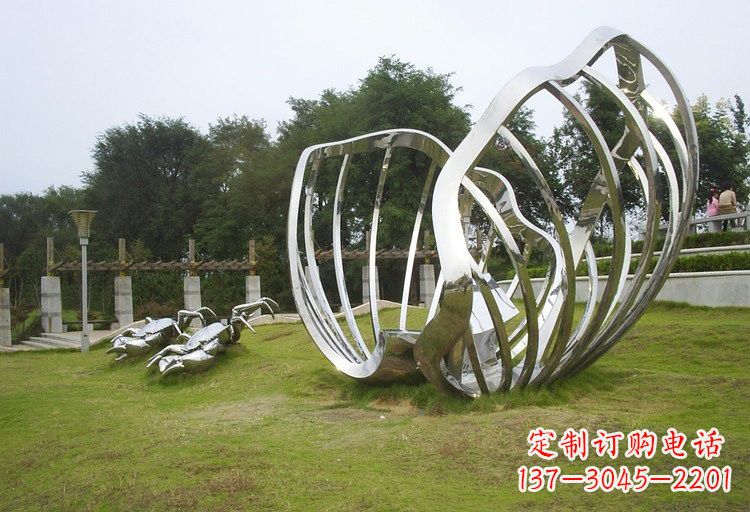 南京不锈钢公园里的贝壳雕塑