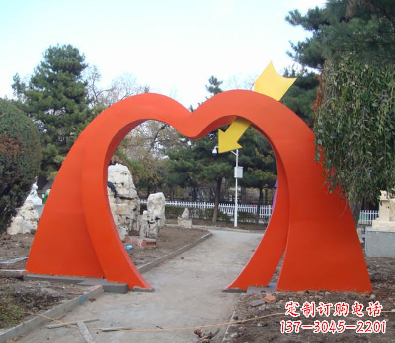 南京不锈钢拱门雕塑给空间增添灵动之美