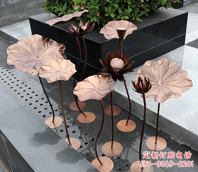 南京不锈钢古铜色荷花雕塑1