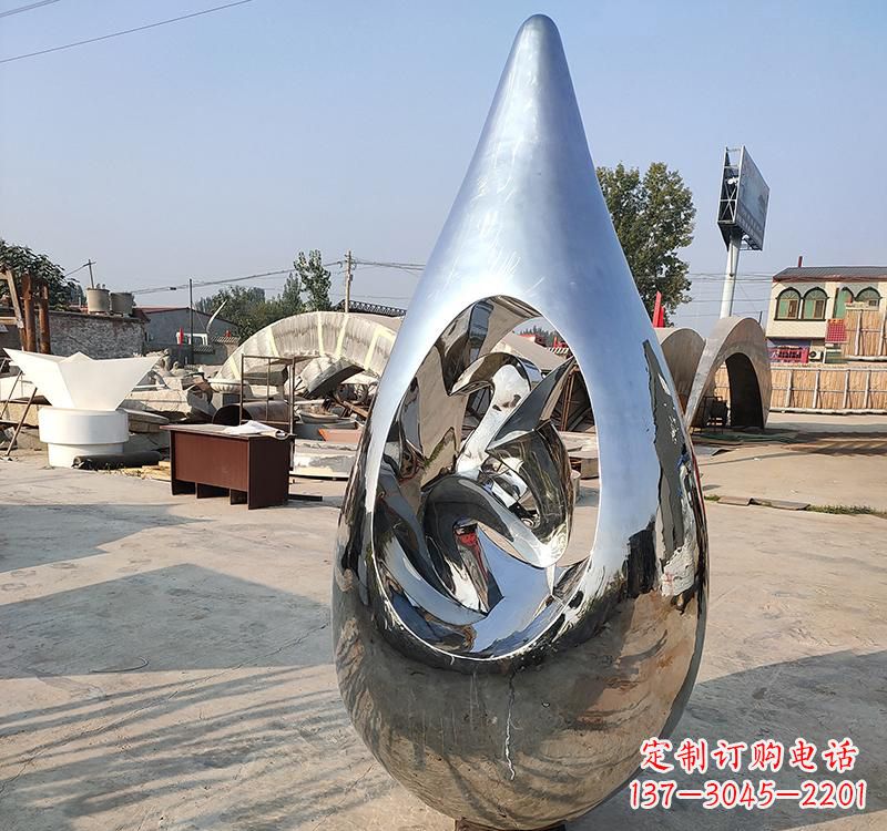 南京不锈钢大水滴雕塑一座极致简约的艺术作品