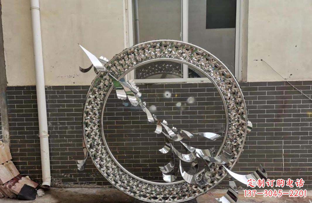 南京“不锈钢广场飞鸽圆环雕塑”精美的艺术品