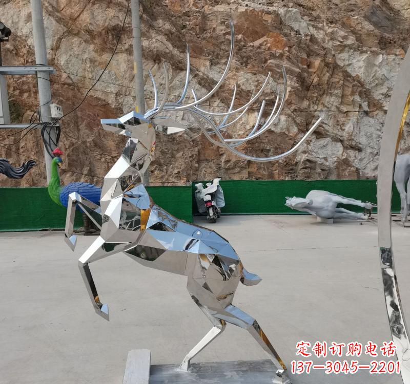 南京梅花鹿雕塑美丽而神秘的存在