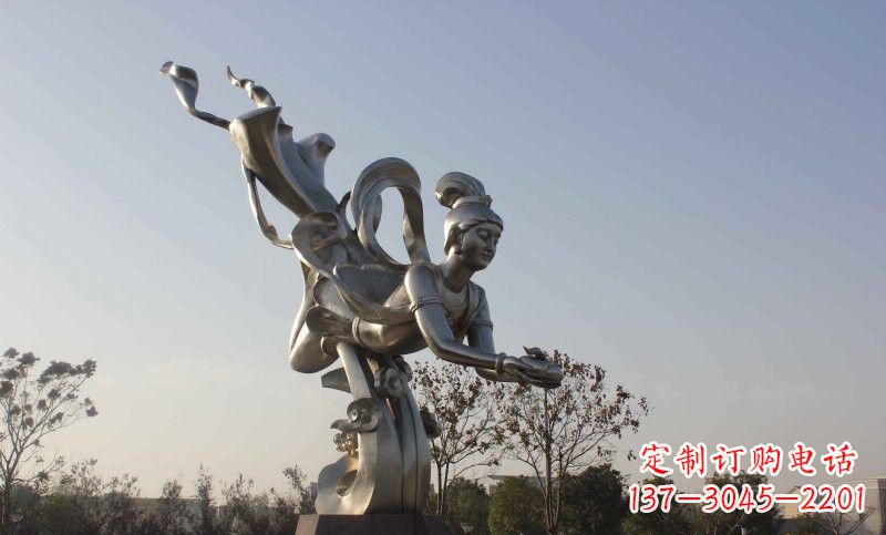 南京不锈钢广场蟠桃仙女雕塑