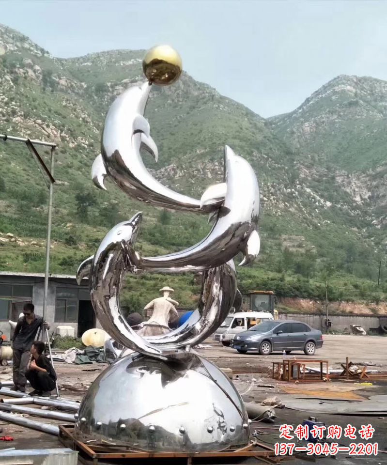 南京不锈钢海豚顶球雕塑1