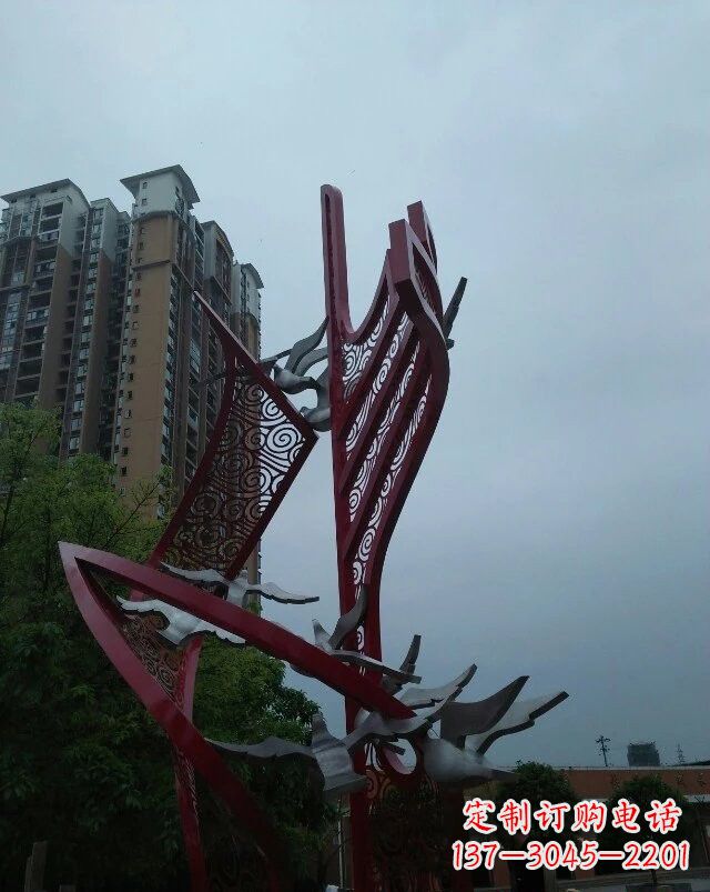 南京不锈钢祥云纹船帆雕塑