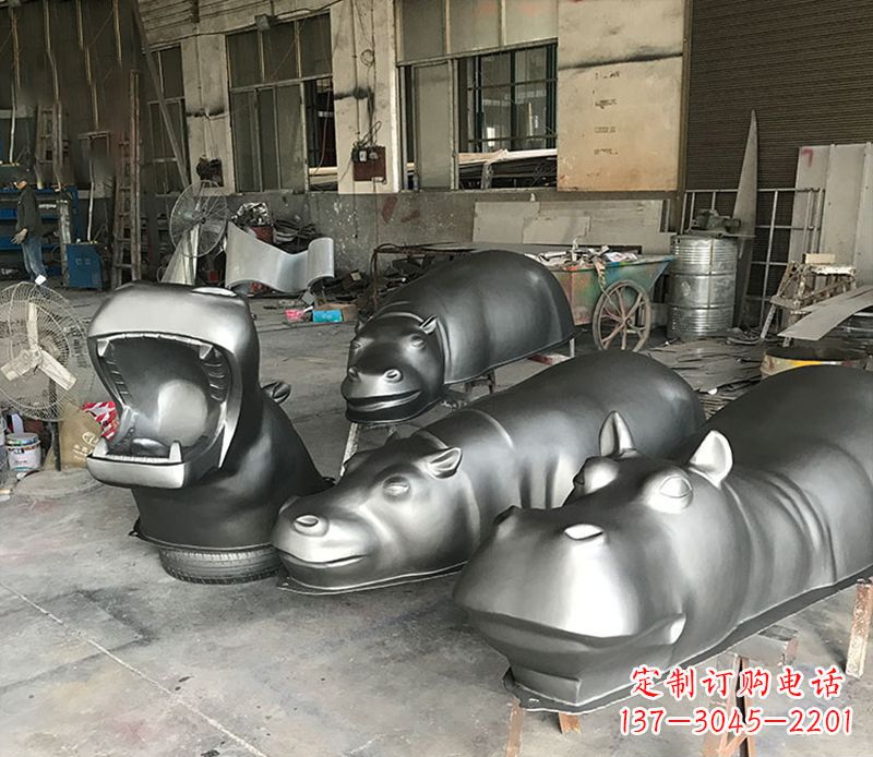 南京不锈钢河马雕塑——艺术与自然的完美结合