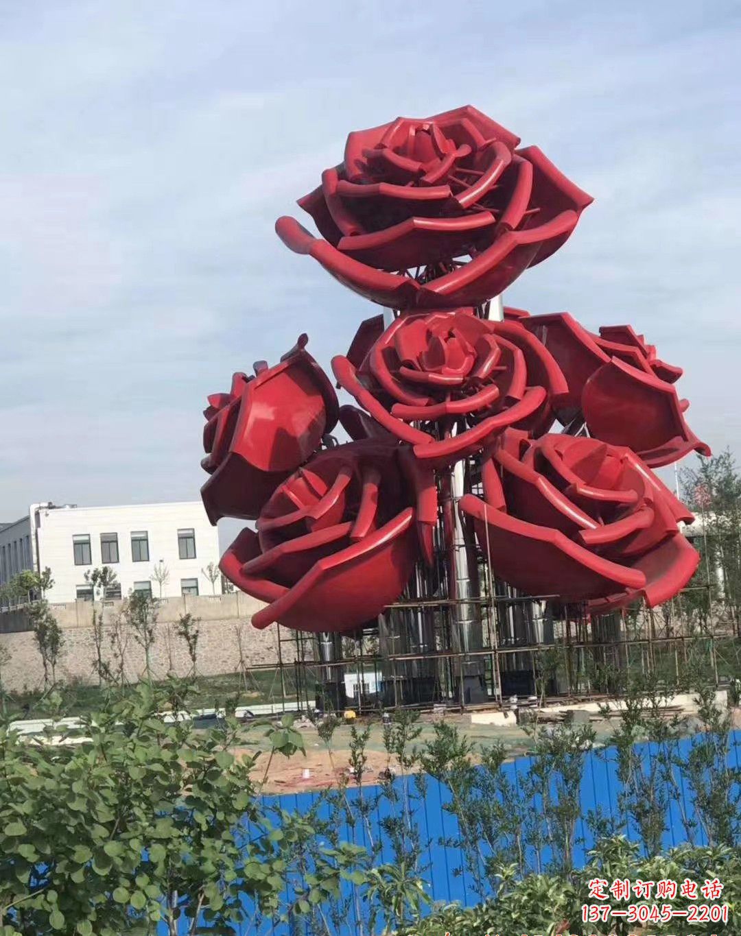 南京不锈钢红色玫瑰花雕塑
