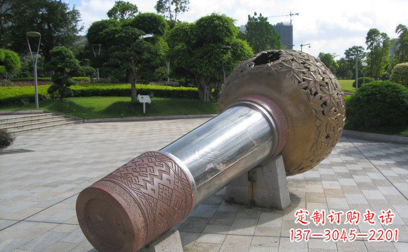 南京“铸就记忆的不锈钢话筒雕塑”