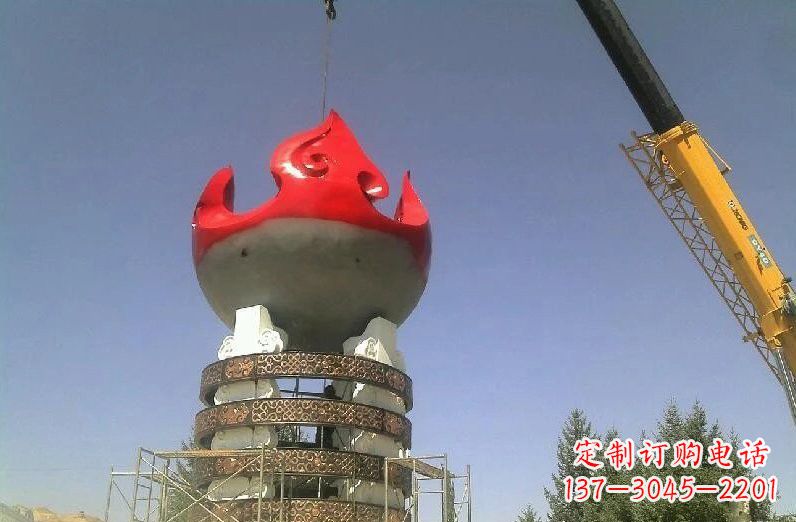 南京不锈钢火炬雕塑象征着永恒的精神