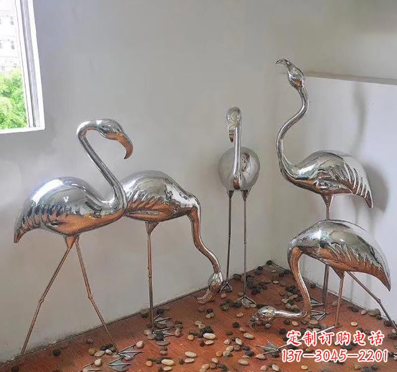 南京不锈钢火烈鸟象征勇气与活力