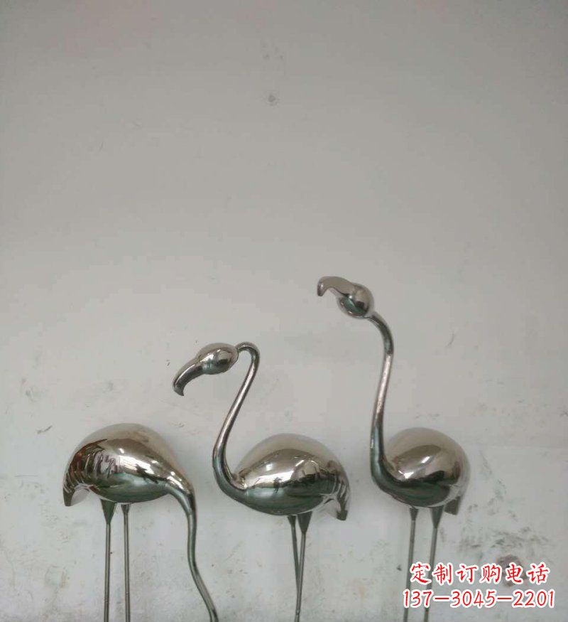 南京不锈钢火烈鸟雕塑把自然之美带入公园