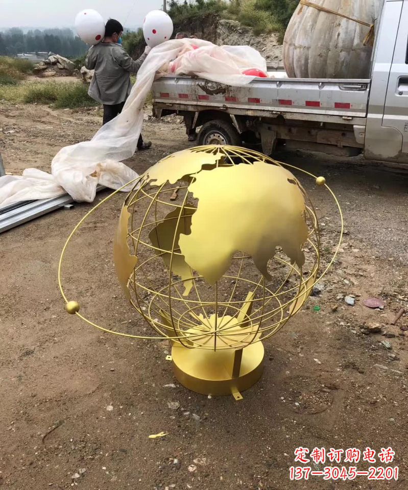 南京不锈钢金属校园地球仪雕塑把环保理念展现在校园