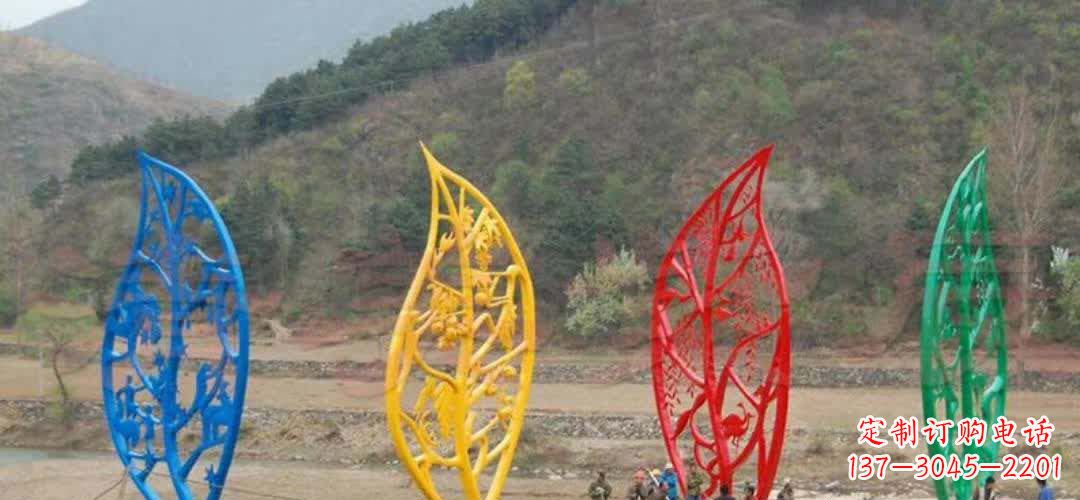 南京不锈钢景区镂空树叶雕塑——美妙的自然之美