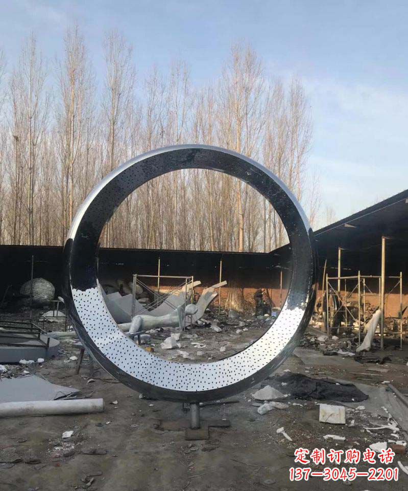 南京不锈钢镜面抽象圆环雕塑