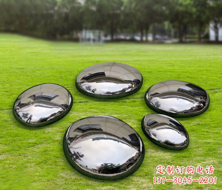 南京不锈钢镜面鹅卵石雕塑
