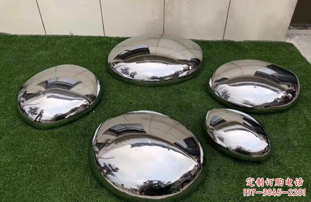 南京不锈钢镜面鹅卵石雕塑12