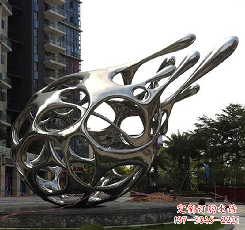 南京不锈钢镜面火龙果雕塑精致的艺术瑰宝