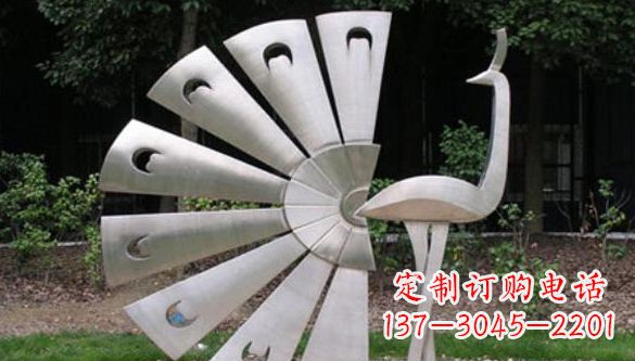 南京不锈钢孔雀雕塑—景观中的瑰宝
