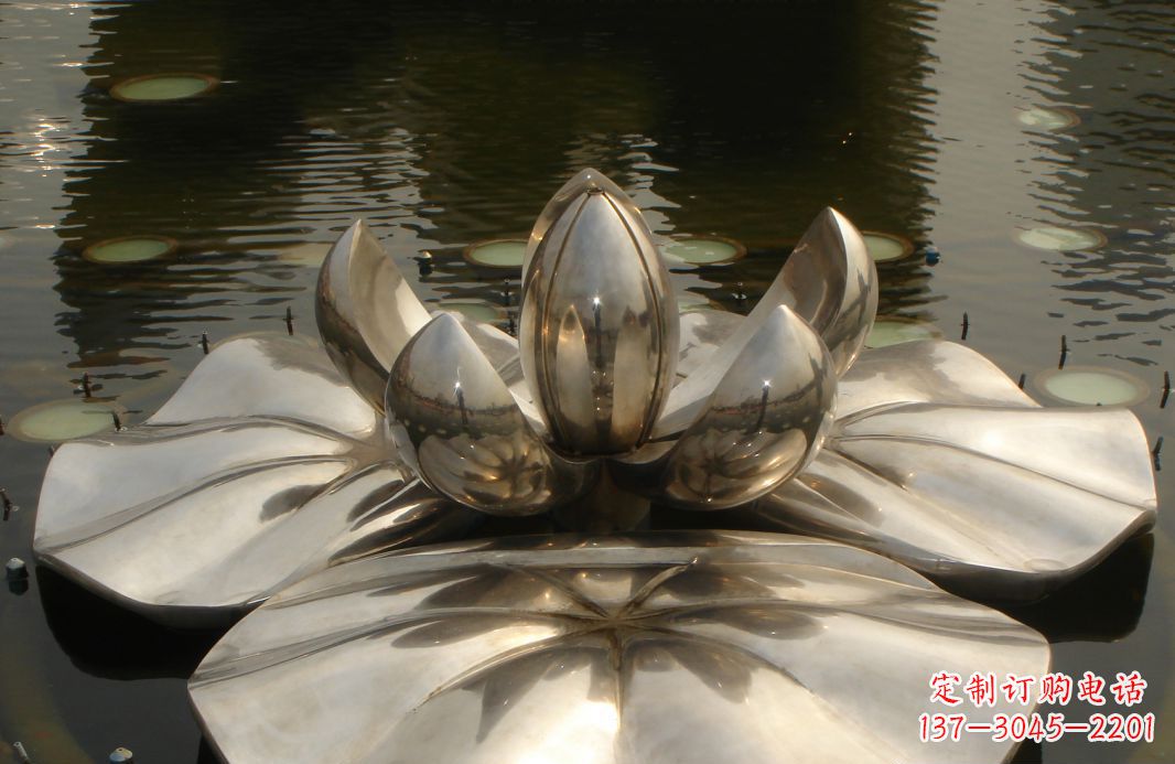 南京不锈钢莲花雕塑绚丽多彩的艺术之美