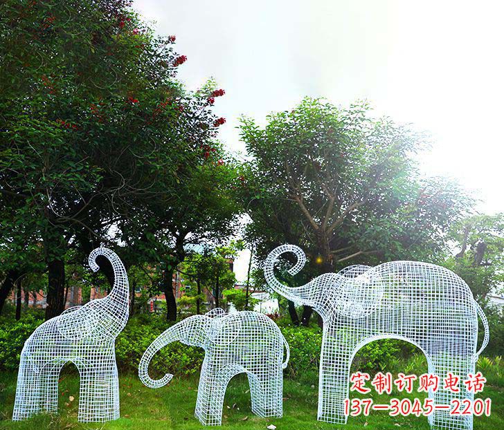 南京不锈钢镂空大象雕塑1