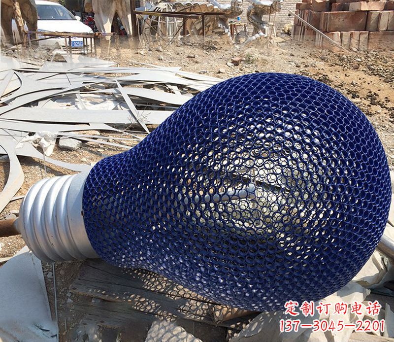 南京不锈钢镂空灯泡雕塑