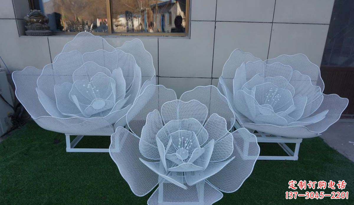 南京不锈钢荷花雕塑一种精美而经久不衰的艺术品